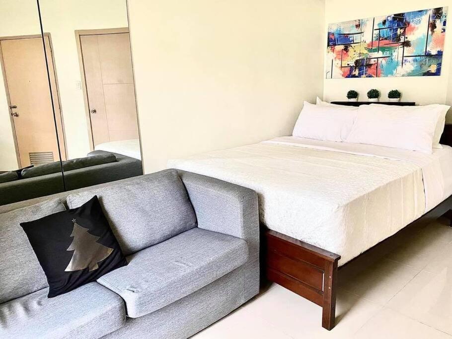 Field Residences Paranaque City Εξωτερικό φωτογραφία